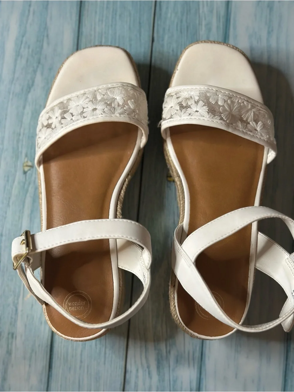 White Braided Straw Platform Sandals with Floral Mesh Stitching on Strap | Sz:3Y